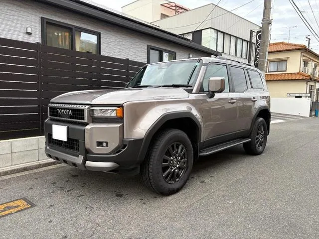 Toyota LAND CRUISER 250 VX 2024 — фото 1, купить с доставкой в Москву