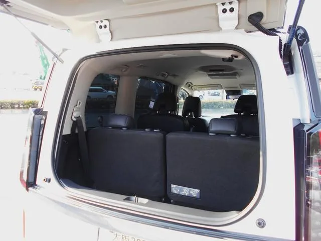 Nissan SERENA E-POWER AUTECH 2024 — миниатюра 4