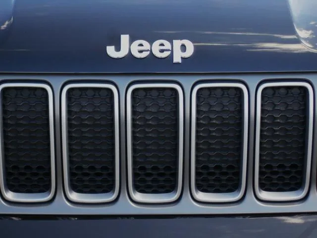 Chrysler Jeep JEEP RENEGADE LIMITED 2023 — миниатюра 3