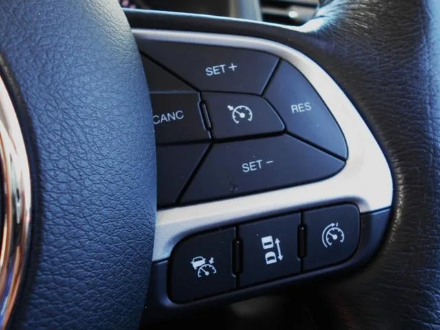 Chrysler Jeep JEEP RENEGADE LIMITED 2023 — миниатюра 4