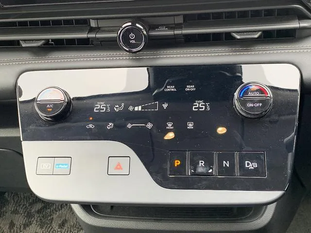 Nissan SERENA E-POWER HIGHWAY STAR V 2024 — миниатюра 2