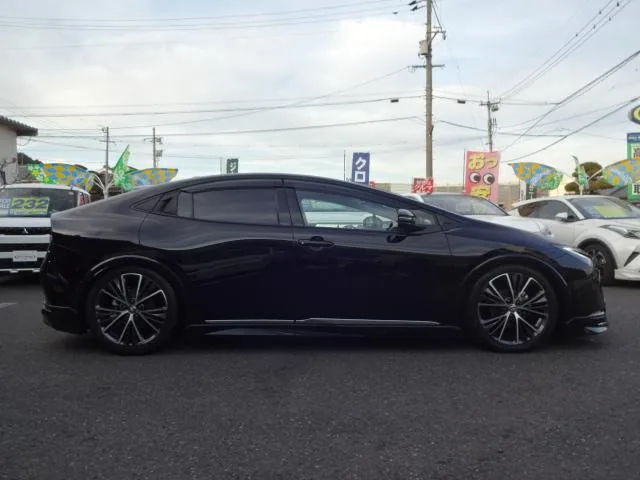Toyota Prius Z 2023 — миниатюра 2