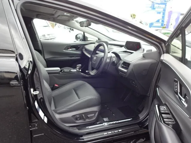 Toyota Prius Z 2023 — миниатюра 3