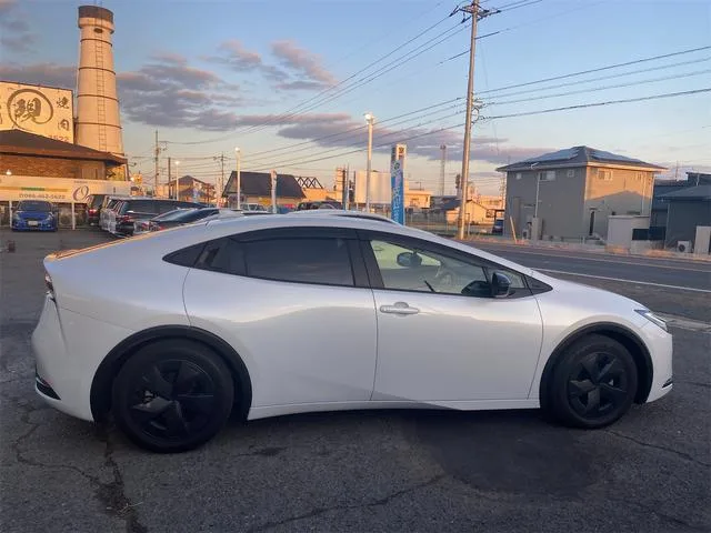 Toyota PRIUS U 2023 — миниатюра 2