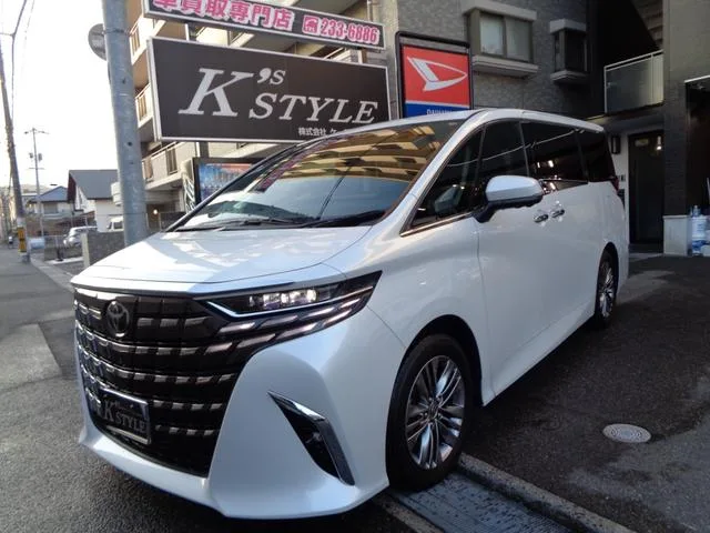 Toyota Alphard Z 2023 — фото 1, купить с доставкой в Москву
