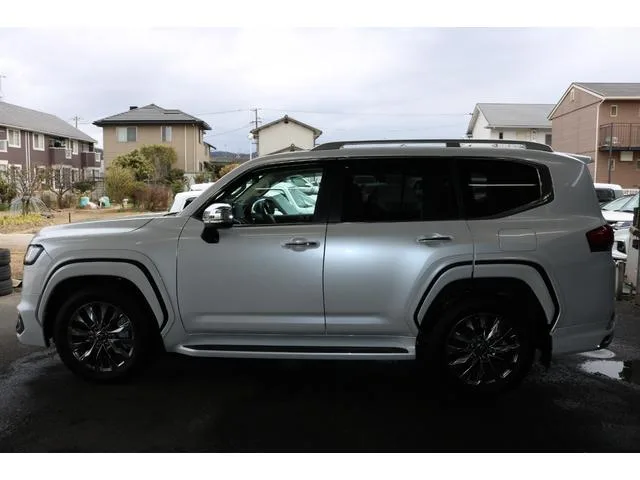Toyota LAND CRUISER ZX 2023 — миниатюра 3