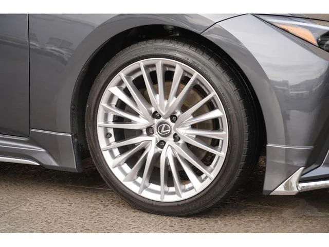 Lexus IS IS300H VERSION L 2023 — миниатюра 5