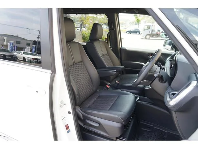 Toyota NOAH HYBRID S-Z 2022 — миниатюра 4