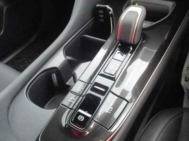 Toyota CROWN SPORT Z 2025 — миниатюра 3
