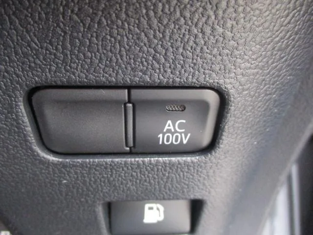 Toyota Prius S TOURING SELECTION BLACK EDITION 2022 — миниатюра 3