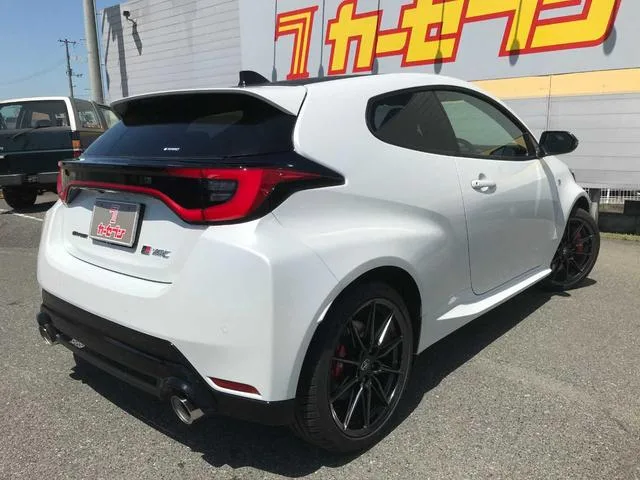 Toyota GR YARIS RZ HIGH PERFORMANCE 2025 — миниатюра 2