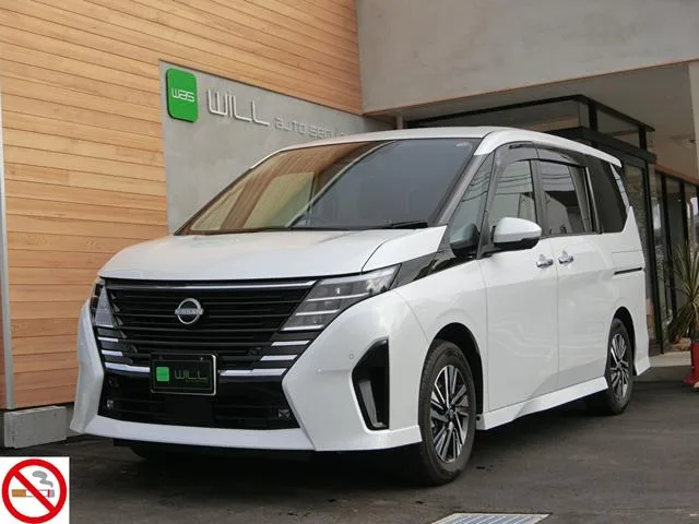 Nissan SERENA E-POWER HIGHWAY STAR V 2023 — фото 1, купить с доставкой в Москву