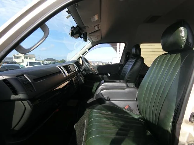 Toyota HIACE WAGON GRAND CABIN 2023 — миниатюра 2