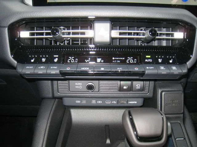 Toyota LAND CRUISER 250 VX 2024 — миниатюра 5