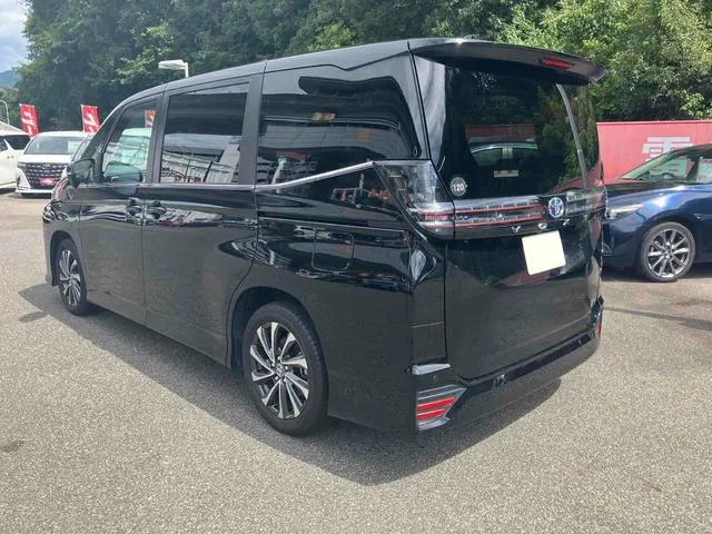 Toyota VOXY HYBRID S-Z 2023 — миниатюра 5