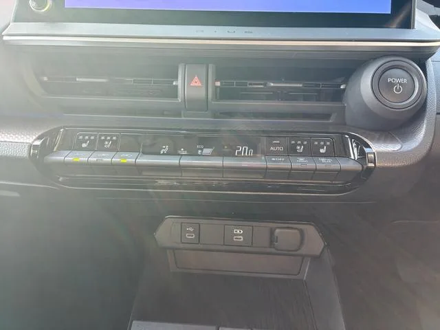 Toyota PRIUS Z 2023 — миниатюра 5