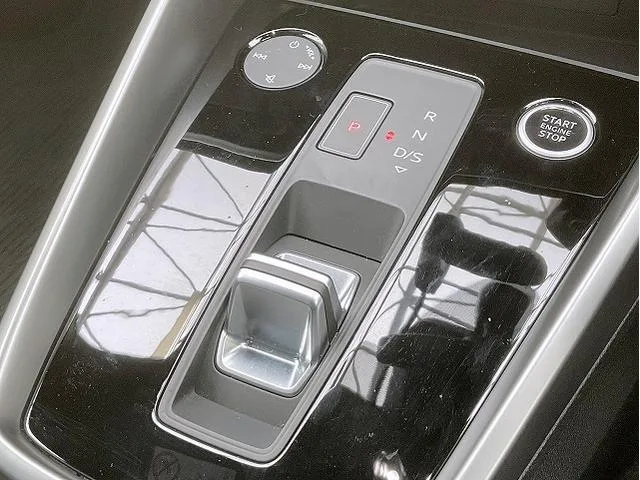 Audi A3 SEDAN 30 TFSI S LINE 2023 — миниатюра 4