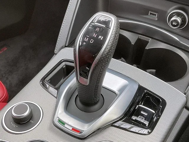Alfa Romeo Stelvio 2.2 TURBO DIESEL Q4 VELOCE 2022 — миниатюра 4