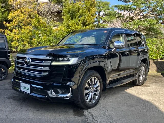 Toyota LAND CRUISER ZX 2023 — фото 1, купить с доставкой в Москву