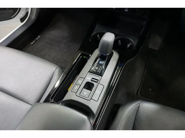 Toyota Prius Z 2023 — миниатюра 3
