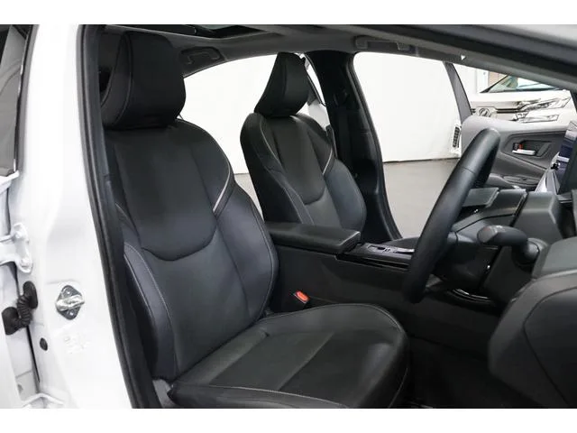 Toyota Prius Z 2023 — миниатюра 4