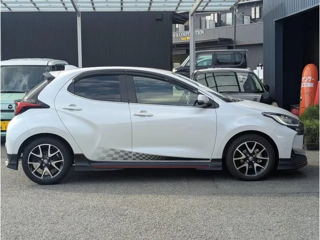 Toyota YARIS HYBRID Z 2023 — миниатюра 4