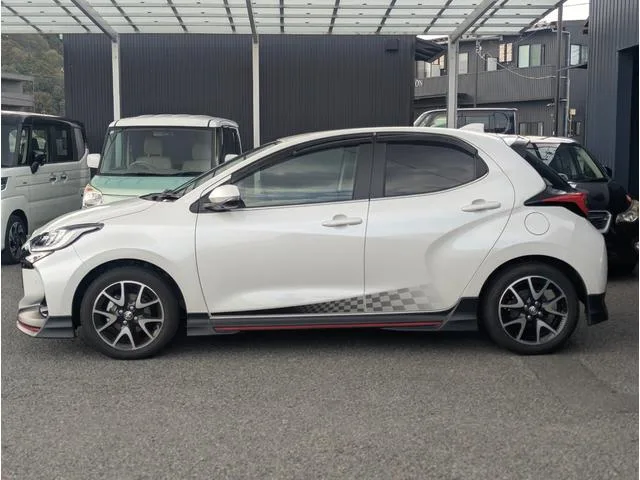 Toyota YARIS HYBRID Z 2023 — миниатюра 5