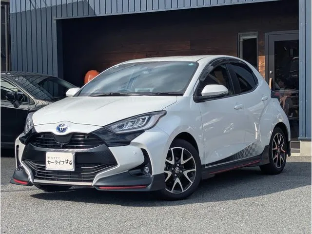 Toyota YARIS HYBRID Z 2023 — фото 1, купить с доставкой в Москву