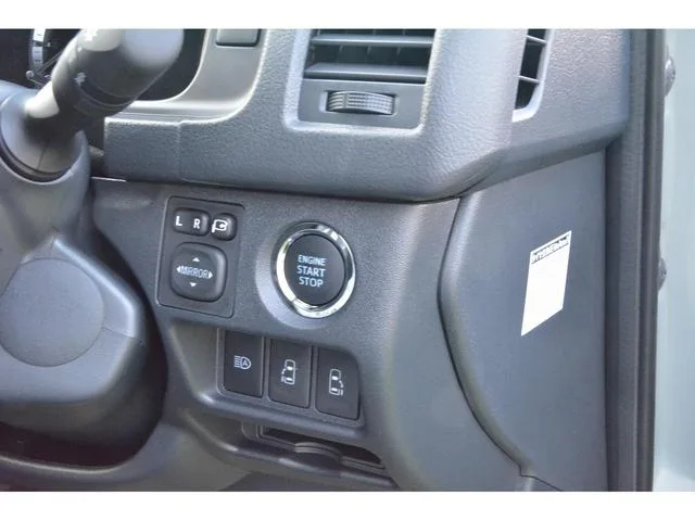 Toyota HIACE VAN 2025 — миниатюра 3