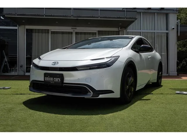 Toyota Prius U 2023 — фото 1, купить с доставкой в Москву
