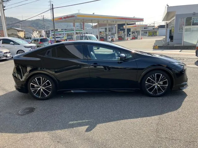 Toyota Prius Z 2023 — миниатюра 3
