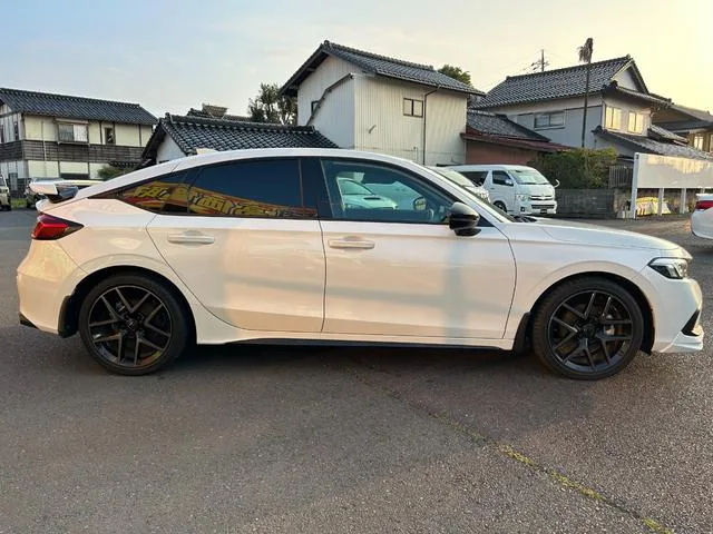 Honda CIVIC E:HEV 2022 — миниатюра 2