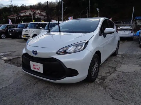 Toyota AQUA 2025 buy in Moscow