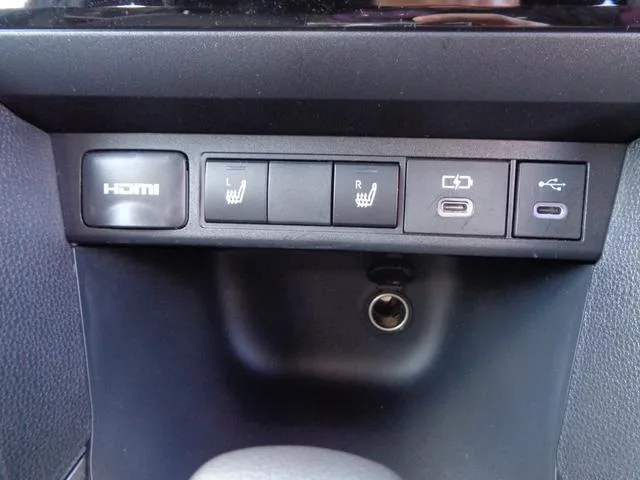 Toyota YARIS CROSS HYBRID Z 2025 — миниатюра 4
