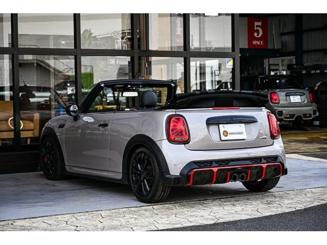 MINI MINI JOHN COOPER WORKS CONVERTIBLE JOHN COOPER WORKS TRIM 2022 — миниатюра 5