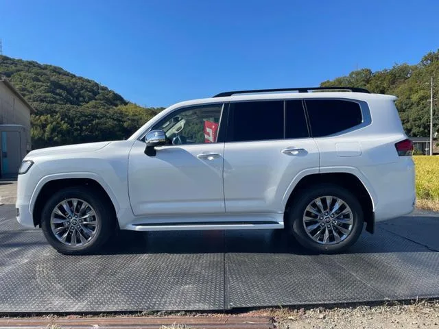 Toyota LAND CRUISER ZX 2023 — миниатюра 3