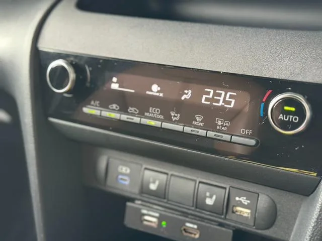 Toyota YARIS CROSS HYBRID Z ADVENTURE 2023 — миниатюра 4