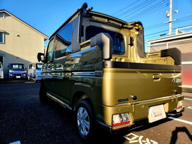 Daihatsu ATRAI ATRAI DECKVAN 2022 — миниатюра 4