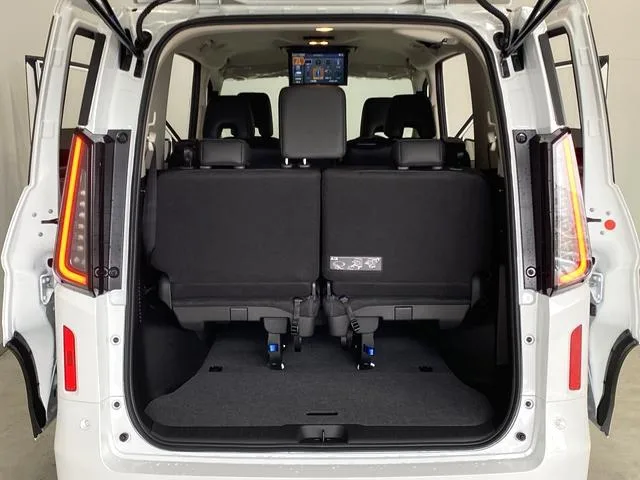Nissan SERENA E-POWER HIGHWAY STAR V 2025 — миниатюра 4