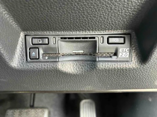 Toyota YARIS CROSS HYBRID Z 2025 — миниатюра 5