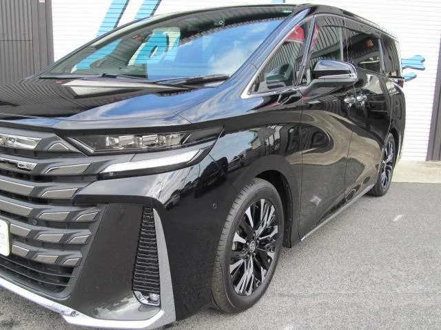 Toyota VELLFIRE HYBRID EXECUTIVE LOUNGE 2024 — миниатюра 3
