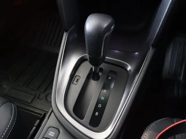 Toyota YARIS CROSS HYBRID Z 2024 — миниатюра 3
