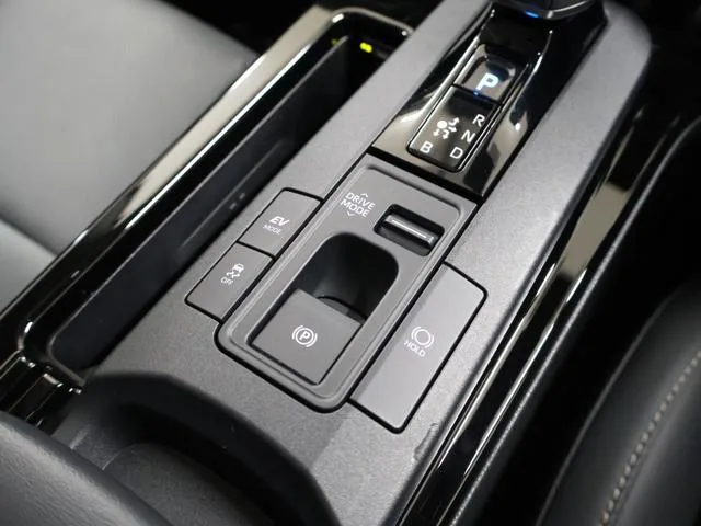 Toyota PRIUS Z 2024 — миниатюра 5