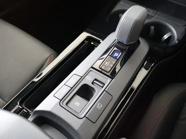 Toyota Prius Z 2023 — миниатюра 5