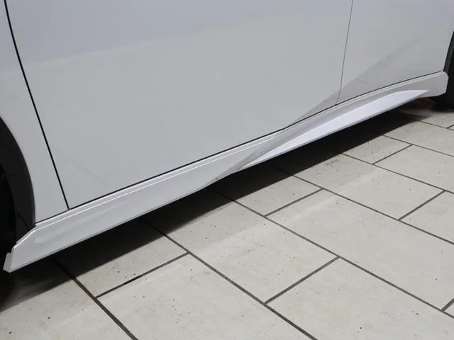 Toyota Prius Z 2023 — миниатюра 2