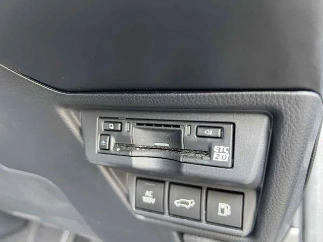 Toyota PRIUS Z 2023 — миниатюра 4