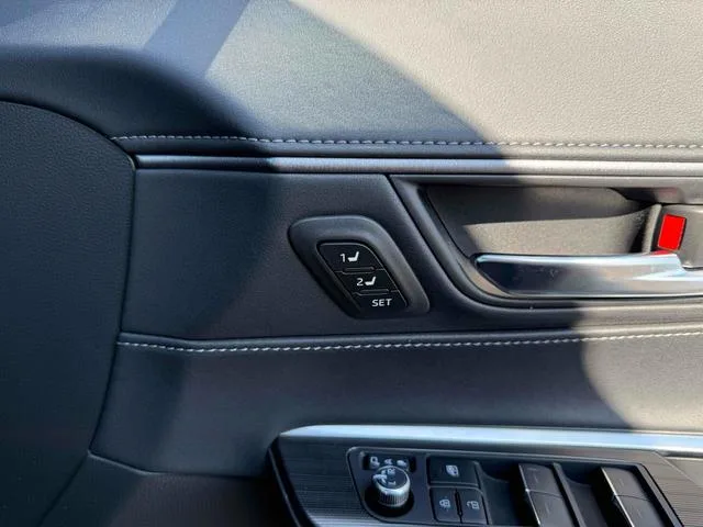 Toyota HARRIER HYBRID Z LEATHER PACKAGE 2025 — миниатюра 4