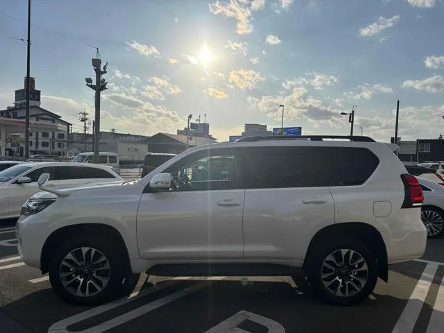 Toyota Land Cruiser Prado TX L PACKAGE 2022 — миниатюра 5
