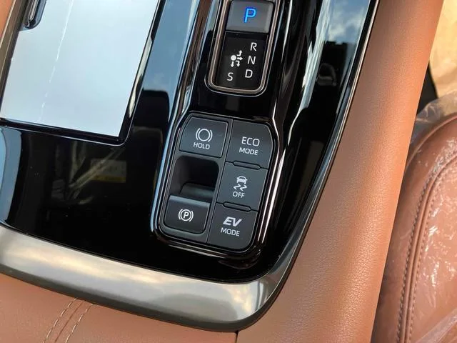 Toyota VELLFIRE HYBRID Z PREMIER 2026 — миниатюра 3