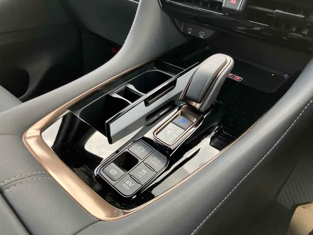 Toyota ALPHARD HYBRID Z 2026 — миниатюра 3
